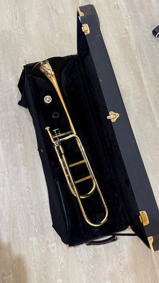 Trombone de varas con caja y sordina