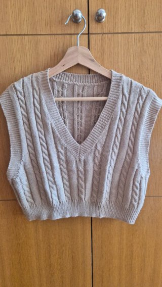 Top crop punto trenzado beige