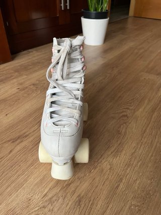 Patines de 4 ruedas blancos