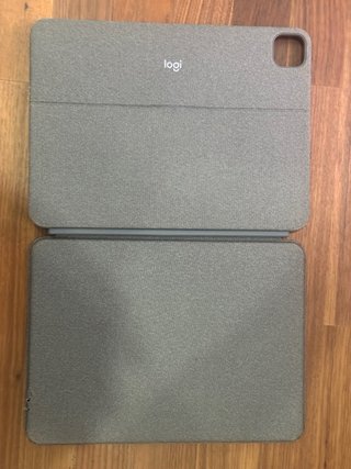 Funda con teclado Logitech Combo Touch iPad