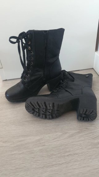 Botines Negros con Cordones Talla 39