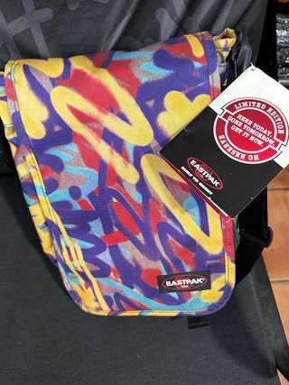 Bolso Eastpak Multicolor Graffiti