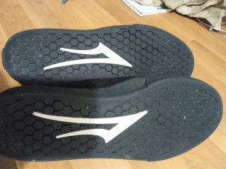 Zapatos negros lakay