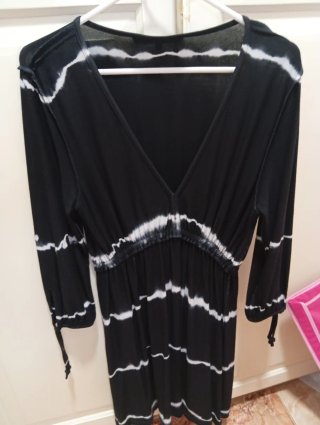 Lote de vestidos negros.