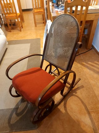 Mecedora antigua madera y ratán