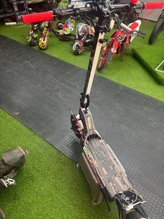 Patinete Eléctrico  Armored  Le doy garantía 3