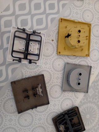 Enchufes e interruptores varios