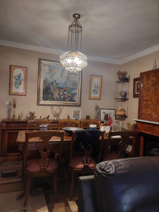 Mesa y sillas de comedor
