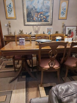 Mesa y sillas de comedor