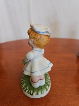 Statuetta Bambina Infermiera con Carrozzina Cane