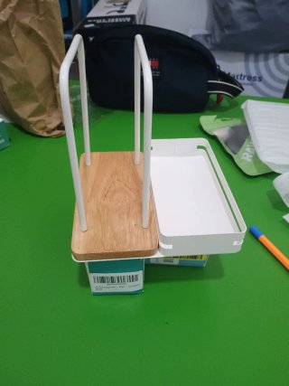 Servilletero de madera y metal