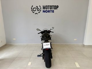 SUZUKI GSX - 8R