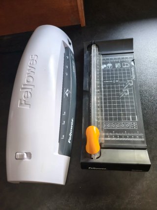 Plastificadora Fellowes Lunar A4 + Cizalla