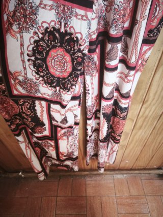 Mono largo estampado floral griego