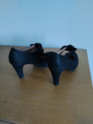 Zapatos tacón negros lazo talla 38