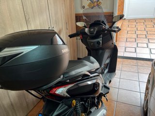Daelim XQ1 125cc Maxi Scooter Negra