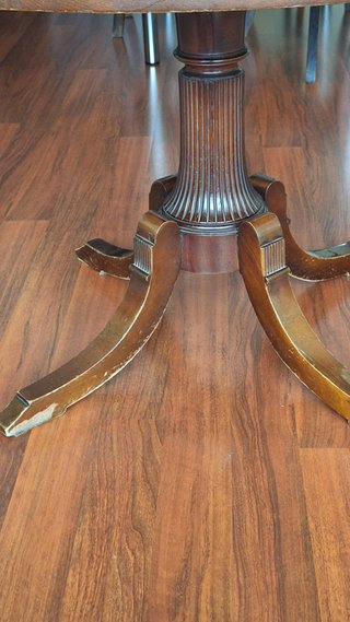 Mesa comedor madera maciza antigua. Extensible.