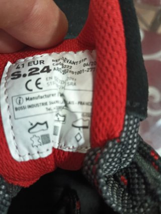 Botas de seguridad S24 negras y rojas