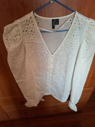 Blusa blanca bordada