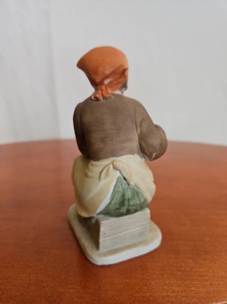 Statuetta porcellana di Capodimonte vintage donna