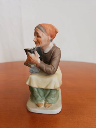 Statuetta porcellana di Capodimonte vintage donna