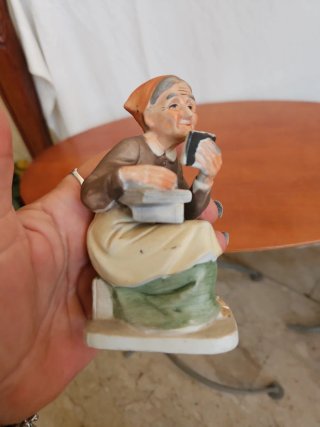 Statuetta porcellana di Capodimonte vintage donna