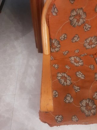 Tresillo antiguo tela y madera
