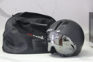 Casco aerodinámico EKOI negro