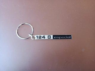 LLAVERO SEAT 124 D ESPECIAL DE METAL CROMADO