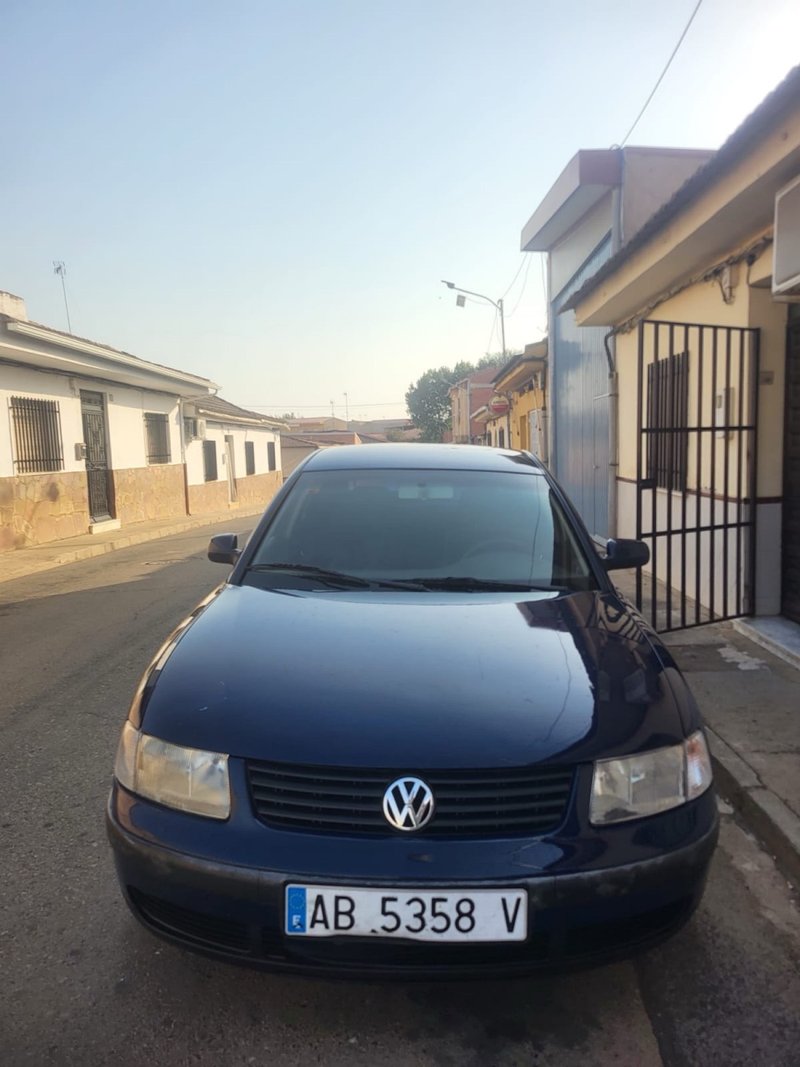 Volkswagen Passat 2000 - foto 1
