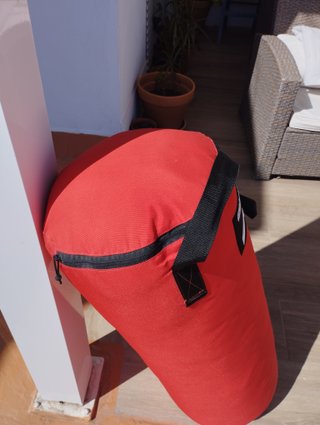Saco de boxeo Outshock (Decathlon) rojo