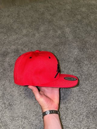 Gorra Jordan Roja Ajustable