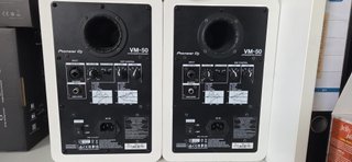 Pareja Monitores Activos Pioneer DJ VM-50 Blancos