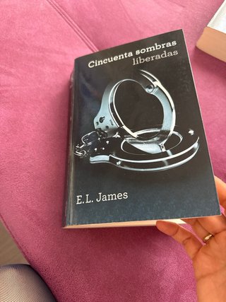 Más oscuro