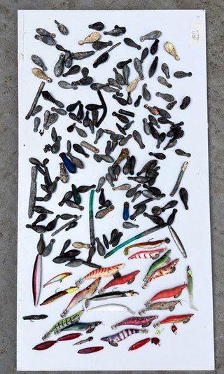 Lotes de plomo y señuelos de pesca