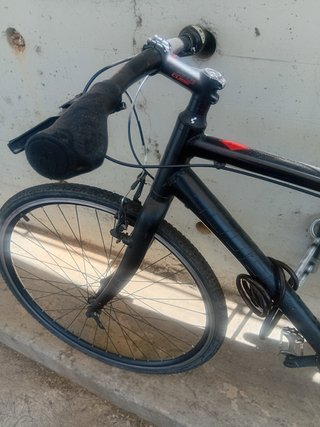 Bicicleta Cube Negra