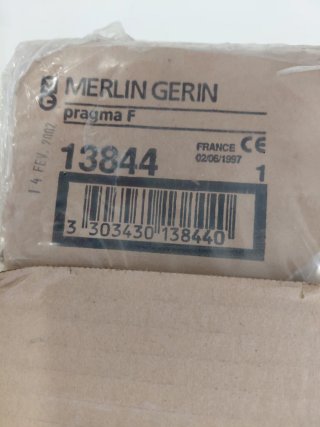 Puertas Metálicas Merlin Gerin Armario