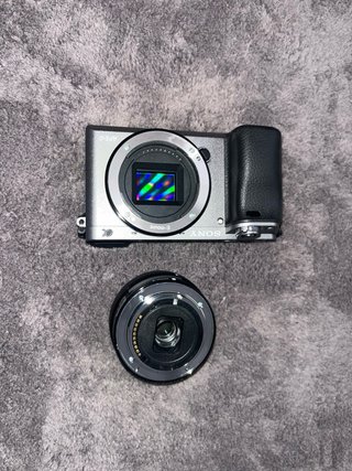 Cámara Sony Alpha a6000 + Lente +Accesorios regalo