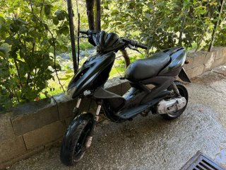 Yamaha Scooter Negra