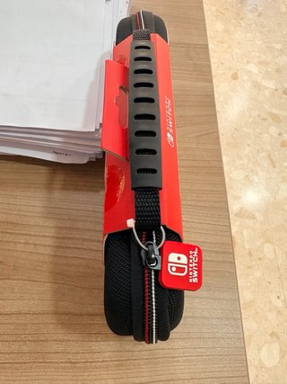 Funda Nintendo Switch Deluxe Travel Case