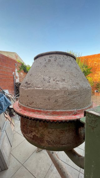 Hormigonera Inhersa H200