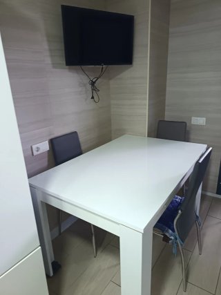 Mesa de comedor blanca + 3 sillas