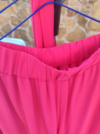 Conjunto pantalón y blusa asimétrico