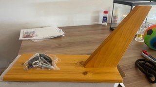 Jamonero de madera con accesorios