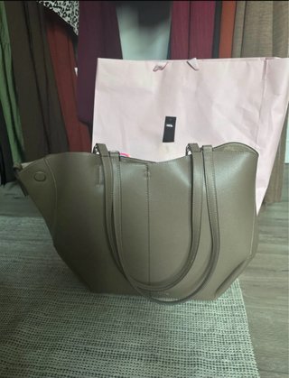 Bolso de mano color topo