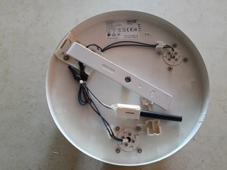 Focos de techo blancos