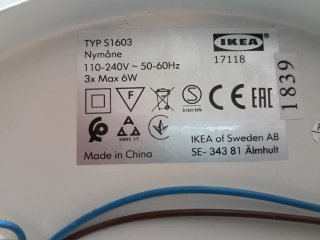 Focos de techo blancos