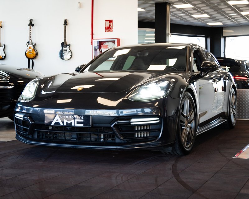 Porsche Panamera 4 E-Hybrid 2021