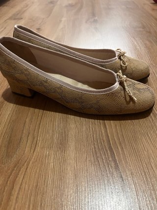 Bailarinas tacón bajo beige/marrón T.39