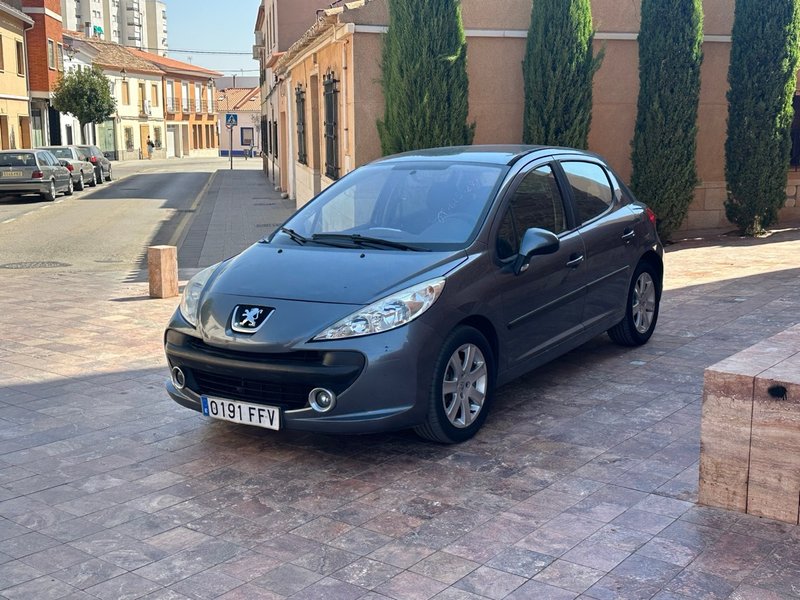 Peugeot 207 2006 - foto 1